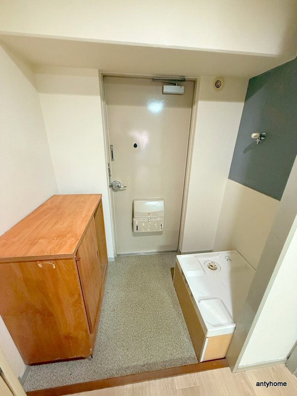 京橋マンション　仲介手数料無料の玄関