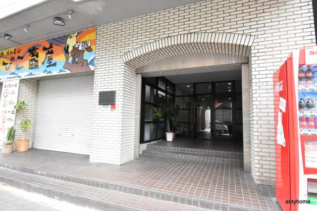 京橋マンション　仲介手数料無料のエントランス