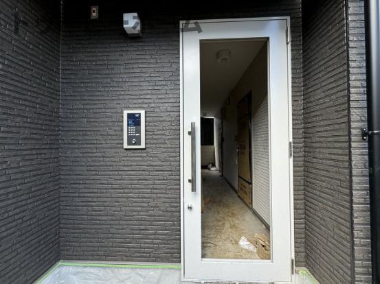 ジーメゾン狭山富士見のエントランス|毎日通るエントランスはこのようになっています