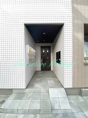 【エントランス】 | ルミエール和泉が丘 | 清潔感のあるエントランスです♪