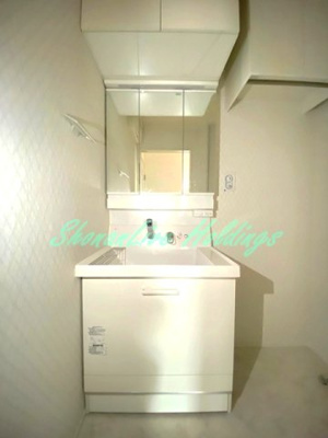 【洗面所】 | ルミエール和泉が丘 | 掃除のしやすい洗髪洗面台です♪