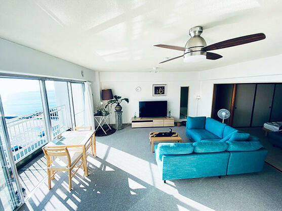 ヴィラ南熱海の居間・リビング