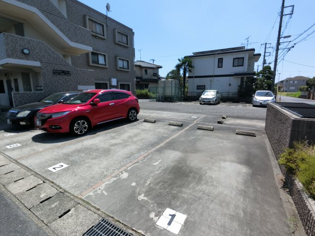 【駐車場】