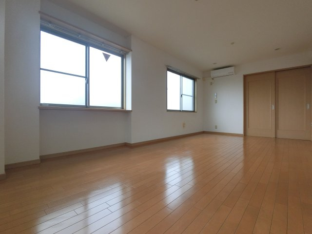 BAY SIDE COURT壱番館の居間・リビング