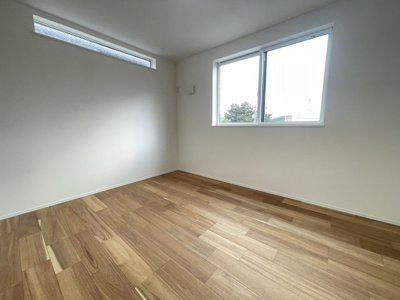 【洋室】 | 沖縄市美里6丁目（全9棟）11号棟 | 11号棟　洋室5.18帖＋WIC付き♪（WIC×2部屋）