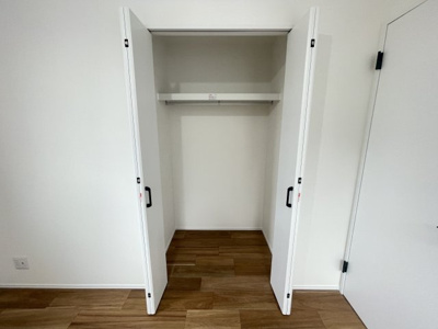 【収納】 | 沖縄市美里6丁目（全9棟）11号棟 | 11号棟　洋室6.12帖＋CL付き♪