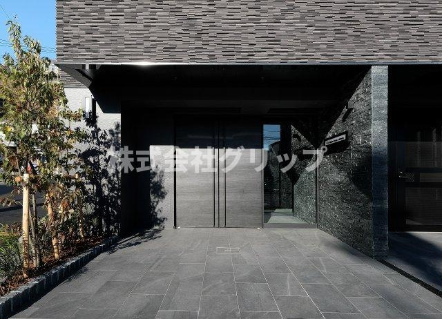 Le'a横濱山手壱番館のエントランス