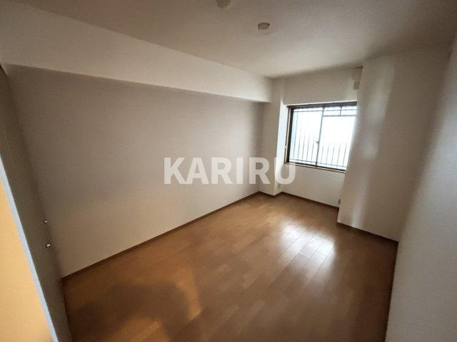 リバーカントリーガーデン京橋の洋室