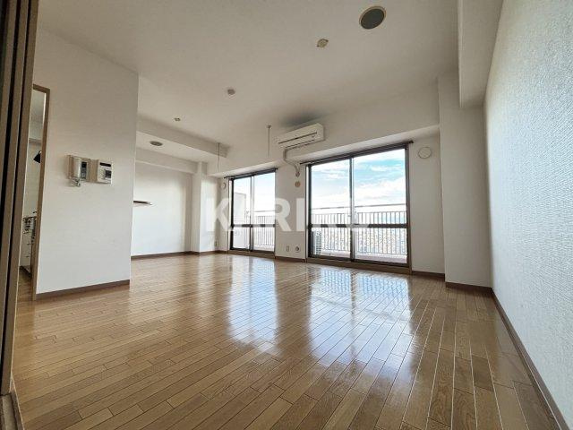 リバーカントリーガーデン京橋の居間・リビング