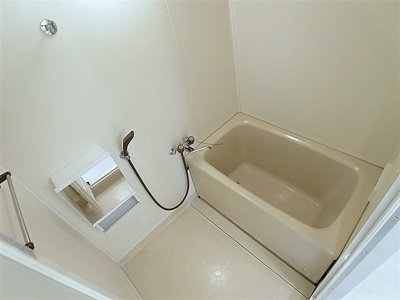 【浴室】 | ウィングパレス | 追い炊き可能の給湯を入れたバスルーム