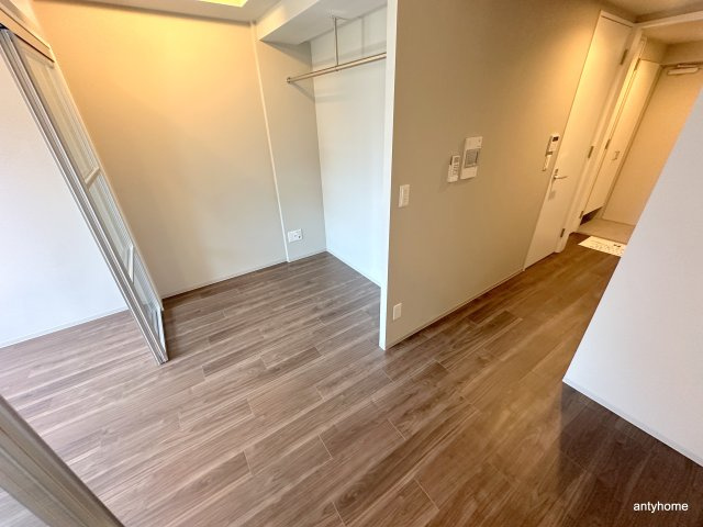 ワーブ大阪本町　仲介手数料無料の居間・リビング