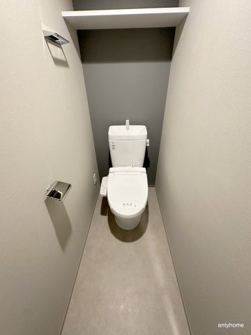 ワーブ大阪本町　仲介手数料無料のトイレ