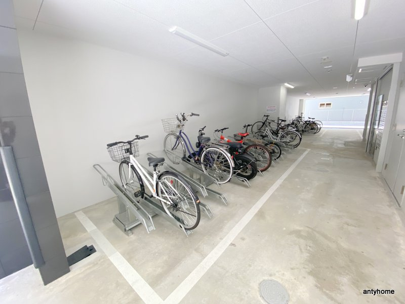 セレニテ日本橋ミラク　仲介手数料無料の駐車場