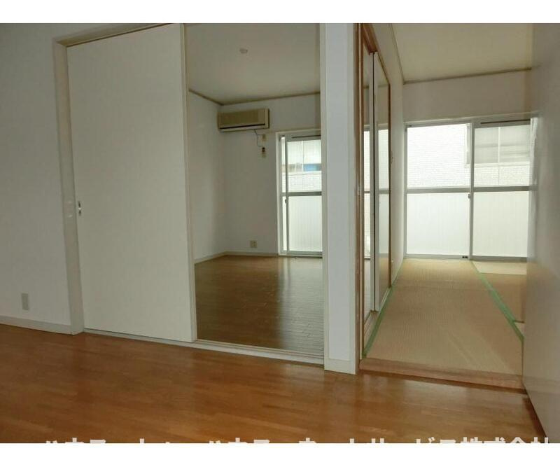 エステートピアグレイスの居間・リビング