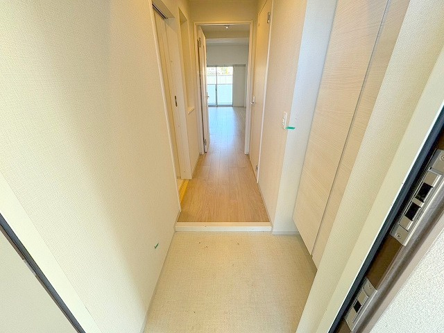 メゾンドボヌールの玄関