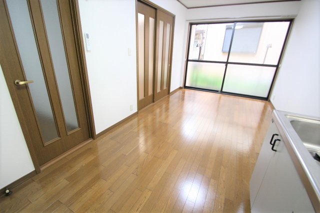 藤香ハイツⅢの居間・リビング