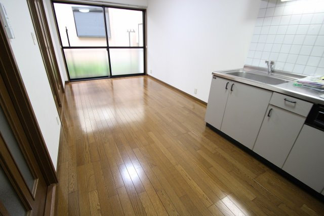 藤香ハイツⅢの居間・リビング