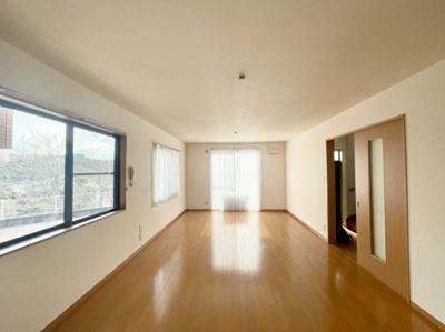 【居間・リビング】 | レイクサイド春日