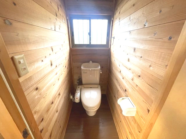 高島市マキノ町蛭口中古戸建のトイレ