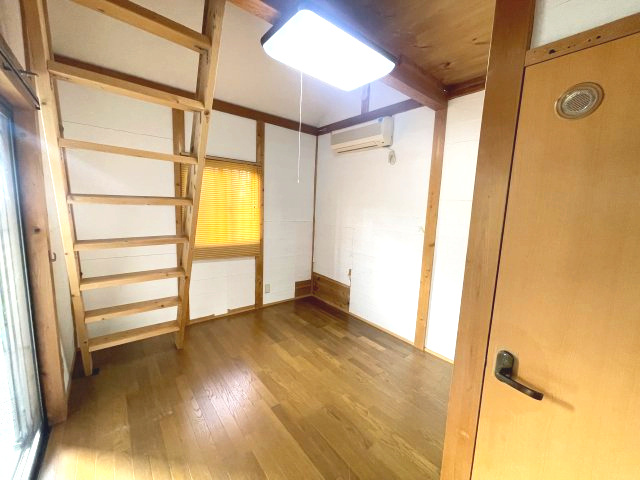 高島市マキノ町蛭口中古戸建の洋室