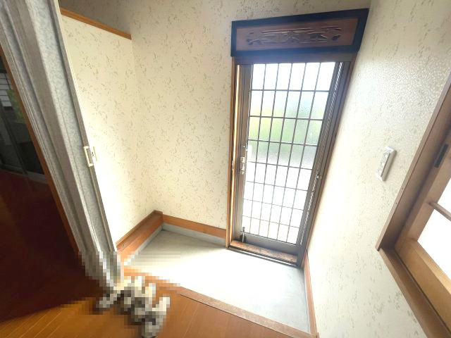 高島市マキノ町蛭口中古戸建の玄関