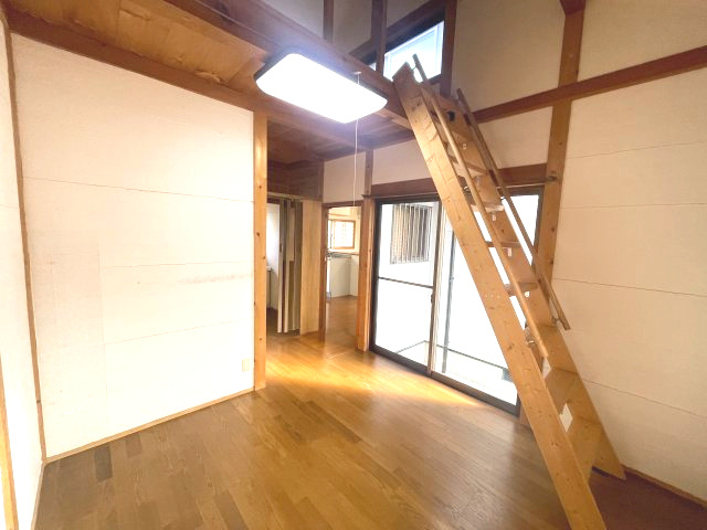 高島市マキノ町蛭口中古戸建の洋室