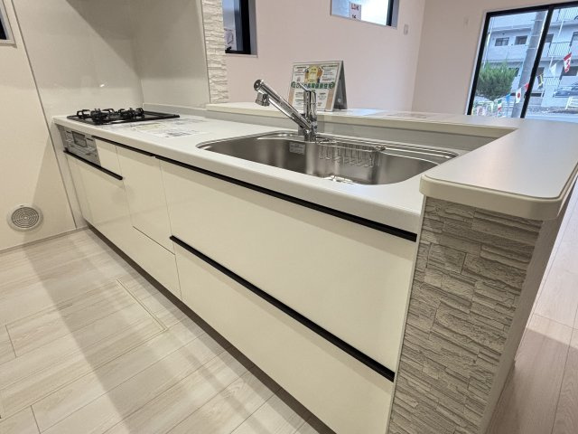 【キッチン】越谷市南町新築分譲住宅　全２棟