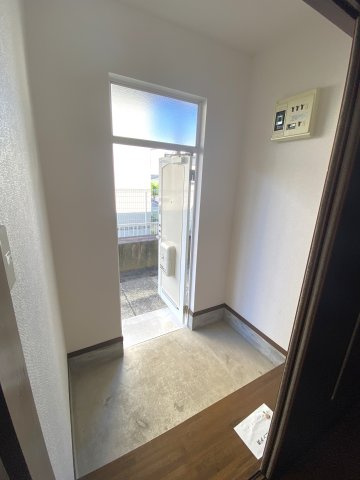 リュミエール東金A棟の玄関