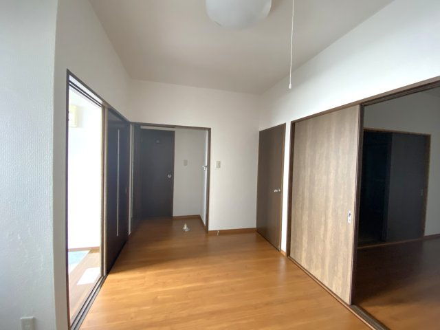 リュミエール東金A棟の居間・リビング