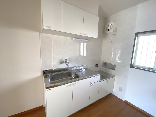 リュミエール東金A棟のキッチン