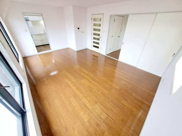 ライオンズマンションお花茶屋駅前通りの居間・リビング