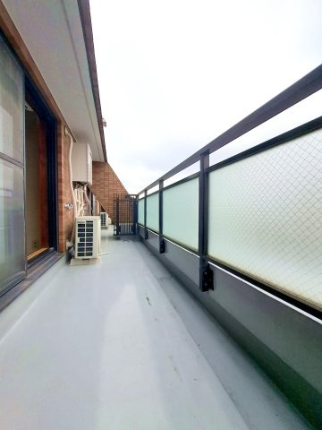 ライオンズマンションお花茶屋駅前通りのバルコニー