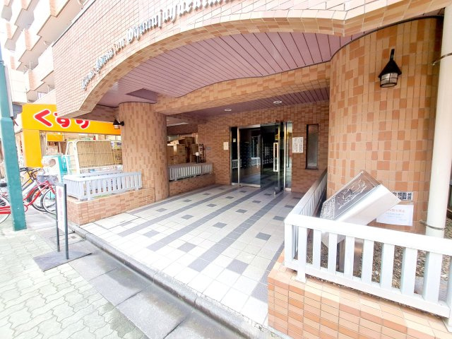 ライオンズマンションお花茶屋駅前通りのエントランス