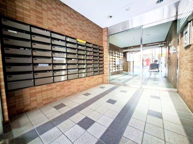 ライオンズマンションお花茶屋駅前通りのロビー