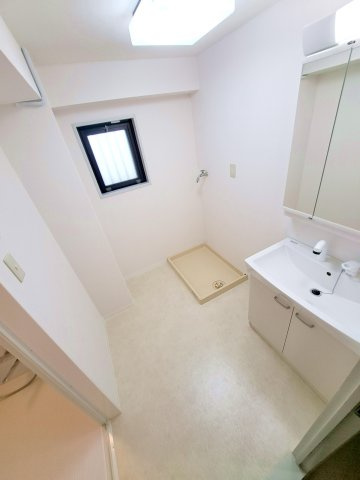 ライオンズマンションお花茶屋駅前通りの独立洗面台