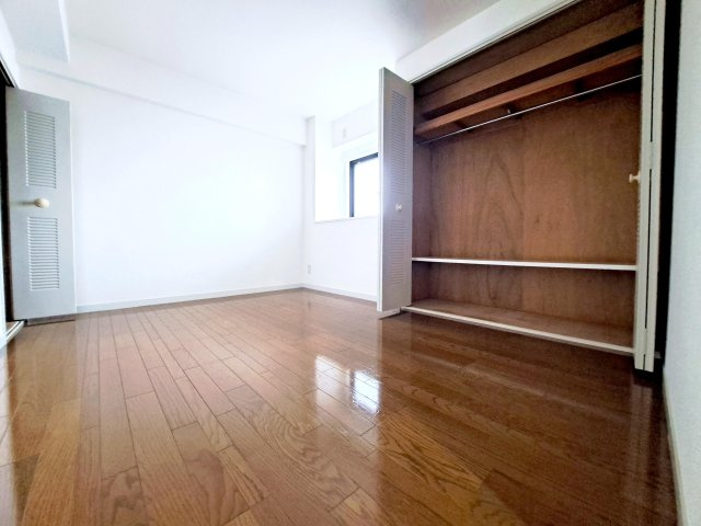 ライオンズマンションお花茶屋駅前通りの洋室