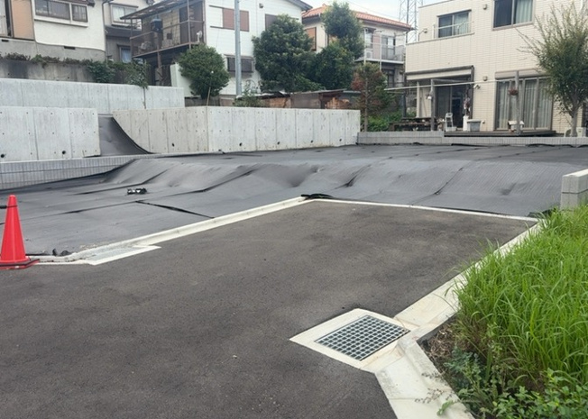 【外観】 | 家を建てる前提で土地を探している場合、地盤の丈夫さは譲れない条件の一つです。地盤が脆弱だと追加工事が必要となります。また、過去に地盤沈下や液状化現象を起こした土地は、できるだけ避けた方がいいでしょう。