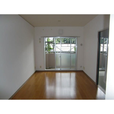 【洋室】 | コーポレート鶴瀬 | 広々とした洋室です