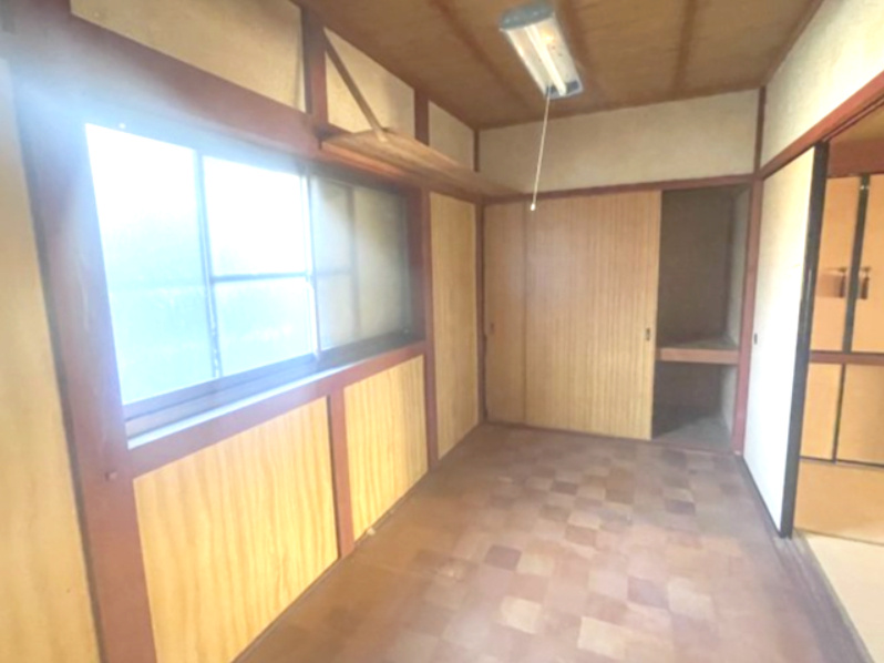 高島市新旭町藁園中古戸建の洋室