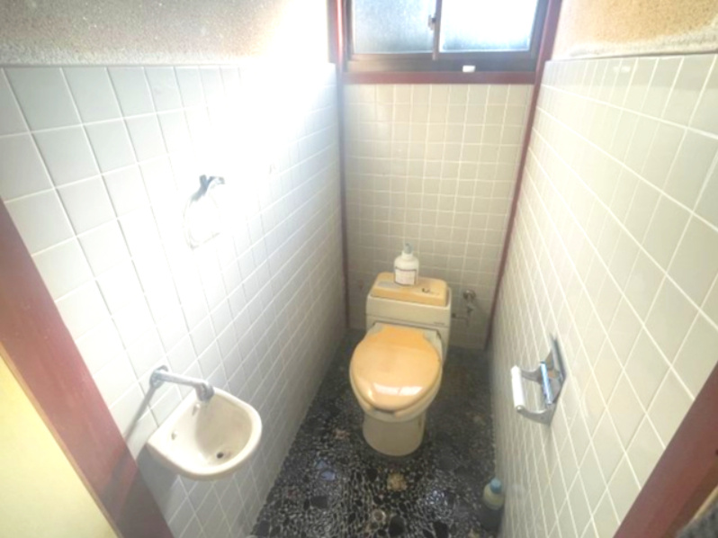 高島市新旭町藁園中古戸建のトイレ