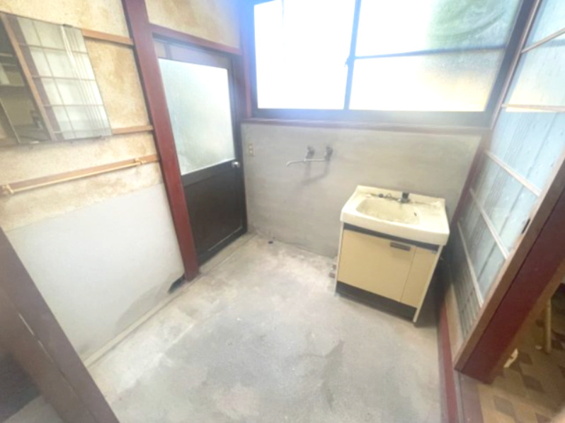 高島市新旭町藁園中古戸建のその他|土間