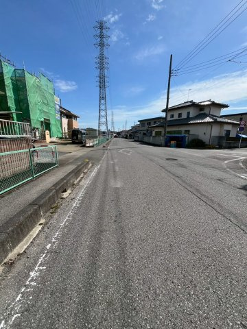 矢場新町　中古戸建ての前面道路含む現地写真
