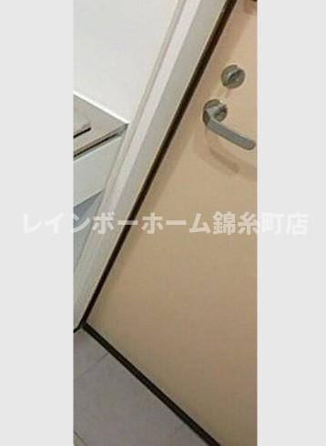 ガーデン平井の玄関