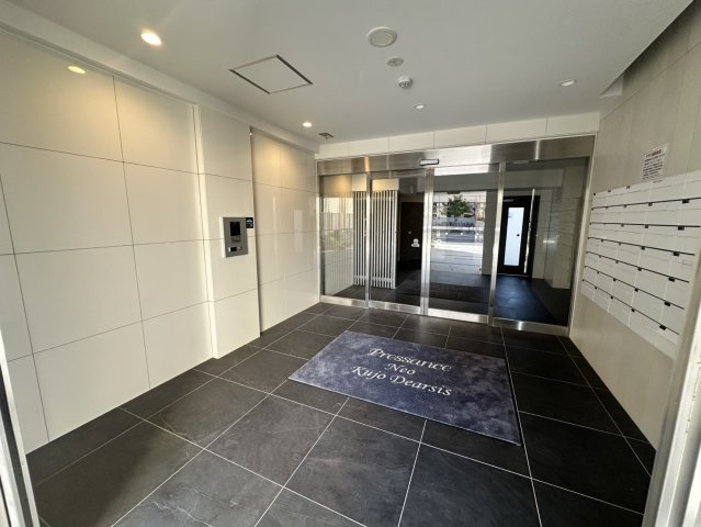 プレサンスNEO九条ディアシスのロビー