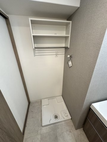 プレサンスNEO九条ディアシスの玄関