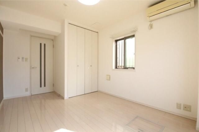 Ｂｅｌｌ　Ｗｏｏｄ　Ｊの寝室