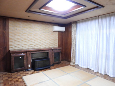 【洋室】 | 洲本市本町一丁目一戸建（698番） | 令和７年９月撮影