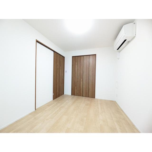 ライオンズマンション新小岩第2の洋室|玄関付近のお部屋です