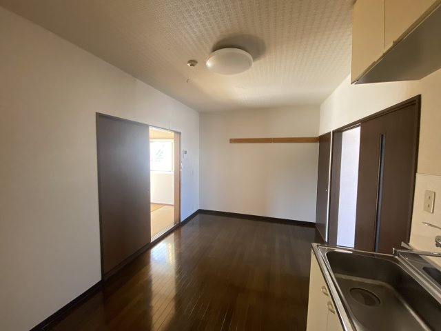 リュミエール東金B棟の居間・リビング