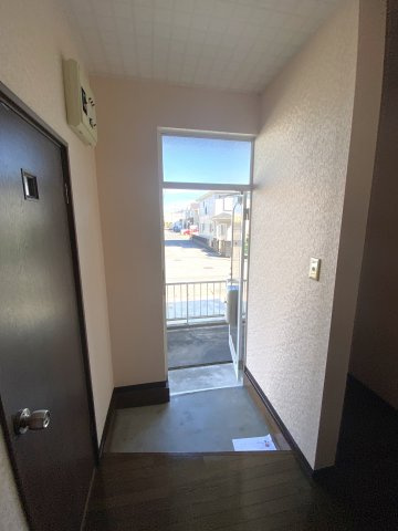 リュミエール東金B棟の玄関